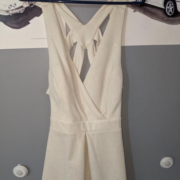 White dress - Picture 1 of 3